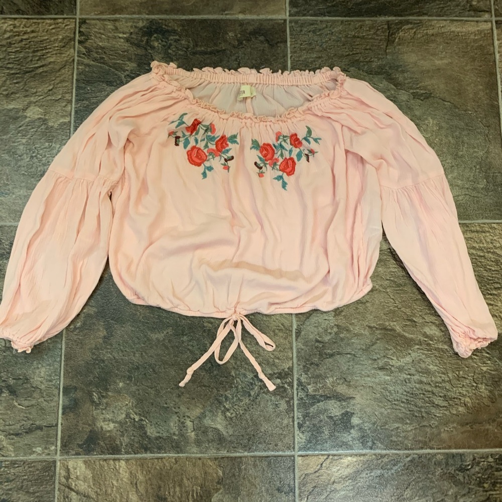Hollister too.🌺